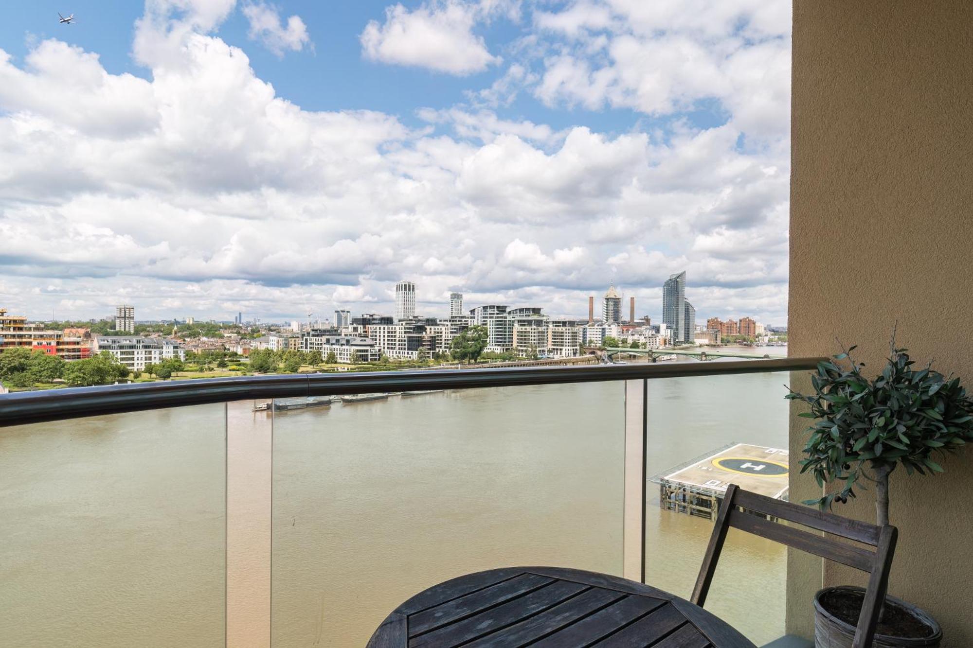 Livestay-stunning With Private Balcony & River Views Appartement Londres